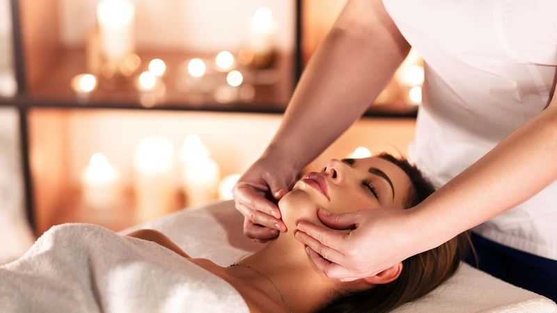 Focused deep tissue massage for shoulder tension in Las Vegas